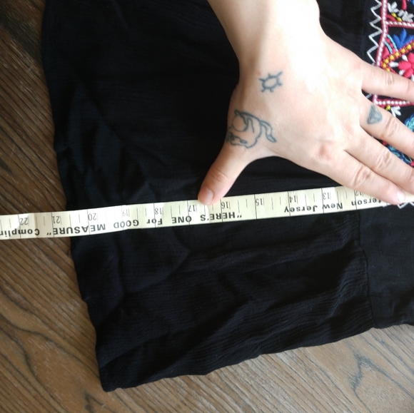 Embroidered top - Picture 4 of 7